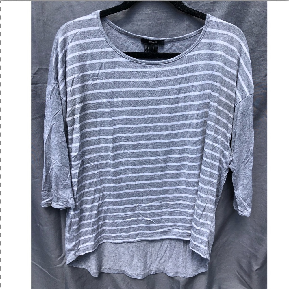 M Grey and White Striped 3/4 Sleeve Top